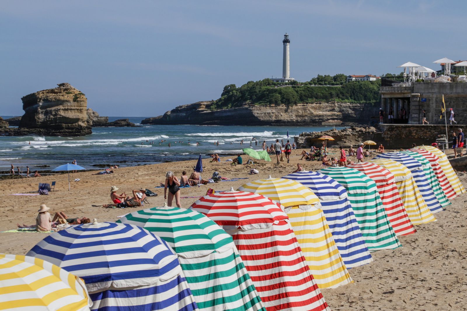 GUERRY-Biarritz-tentes-sur-la-plage